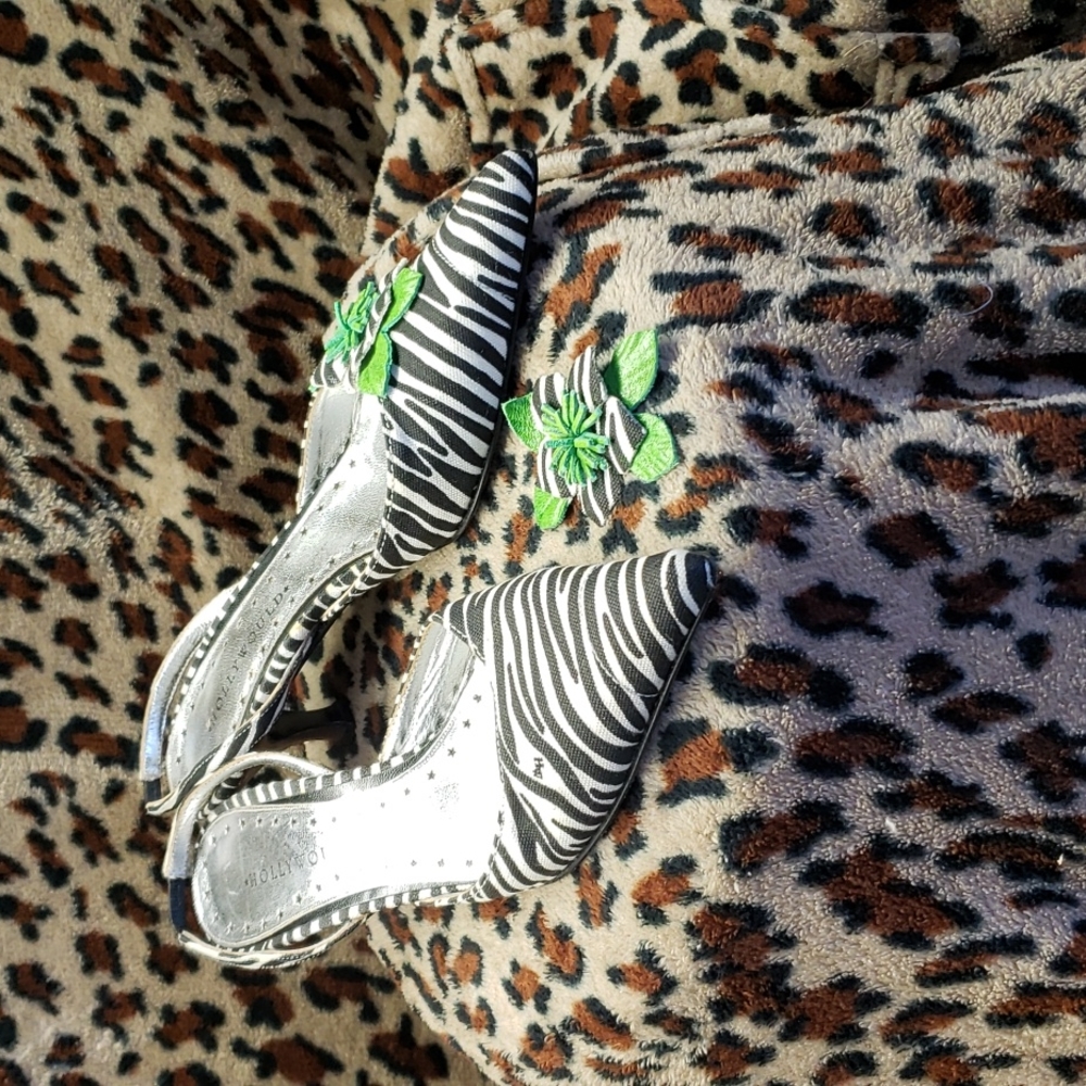 Shoes - Picture 3 of 4